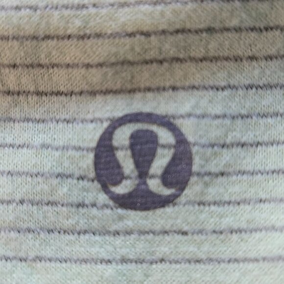 Lululemon Run: Turn It Up Tee - 12 - Picture 7 of 7